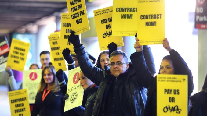 United Airlines reaches labor deal with flight attendants, union says United Airlines reaches labor deal with flight attendants, union says